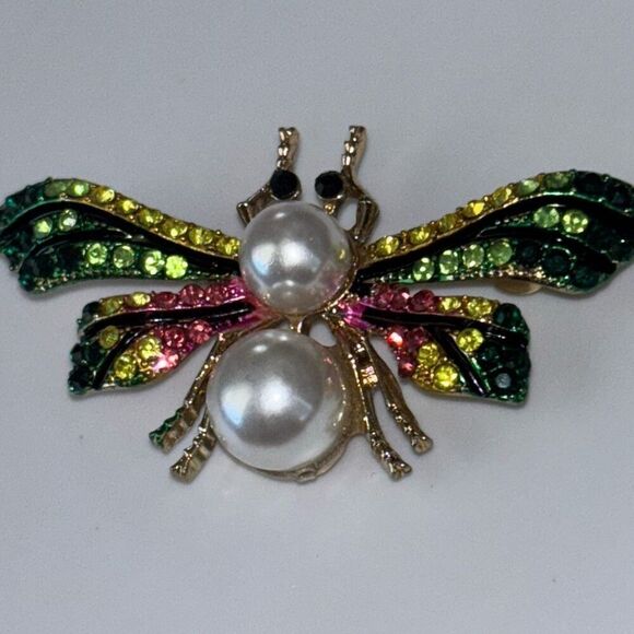 NWT Betsey Johnson butterfly rainbow crystal pin/brooch pearl - Picture 2 of 6